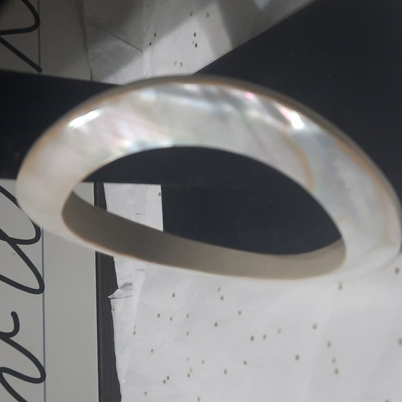 Mother of Pearl Bangle - Picture 5 of 9